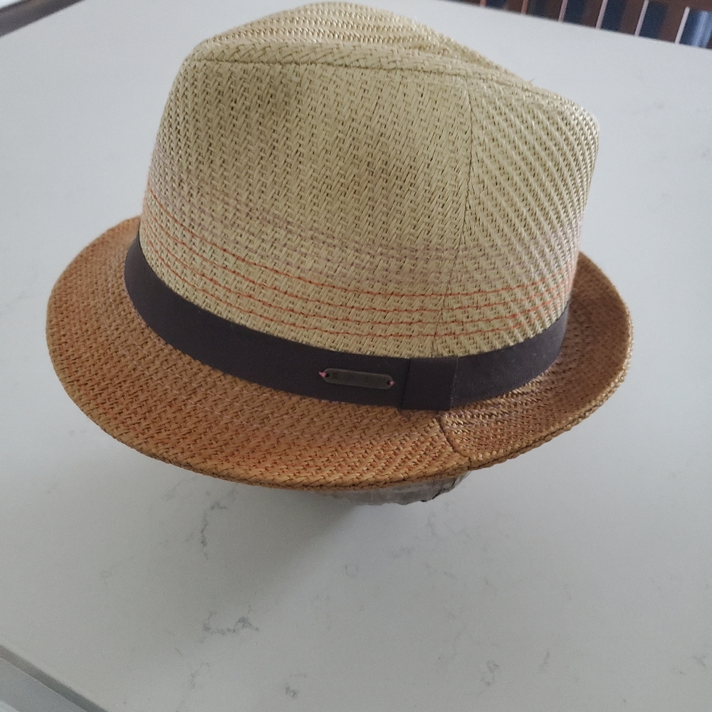 Roxy Stylish Two-Tone Fedora Straw Hat